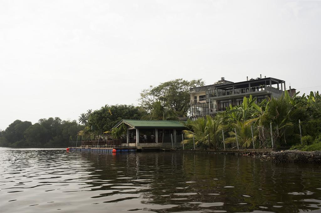 Thumbelina Apartments & Hotel Aluthgama Exterior foto