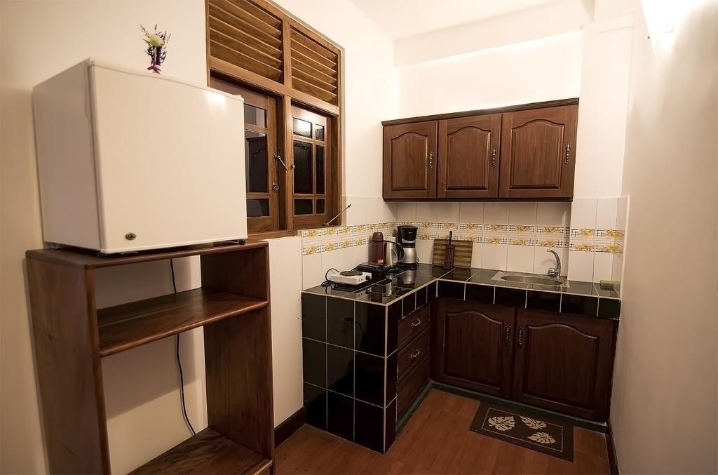Thumbelina Apartments & Hotel Aluthgama Exterior foto