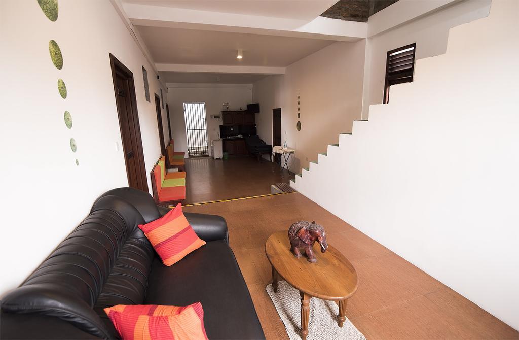 Thumbelina Apartments & Hotel Aluthgama Exterior foto