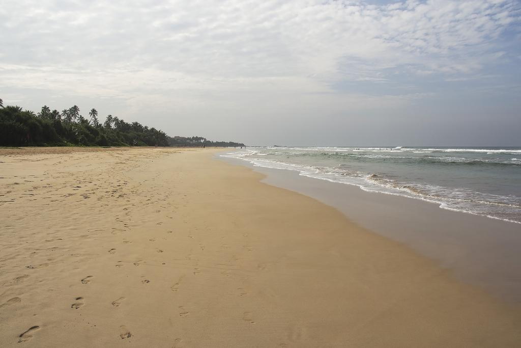 Thumbelina Apartments & Hotel Aluthgama Exterior foto