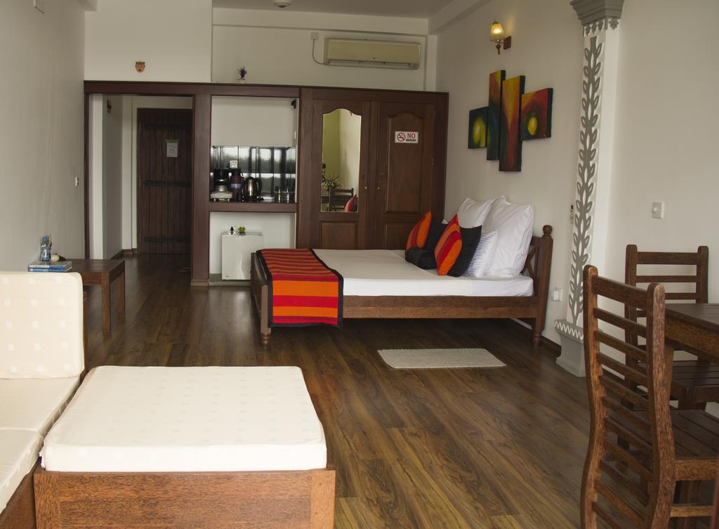 Thumbelina Apartments & Hotel Aluthgama Exterior foto