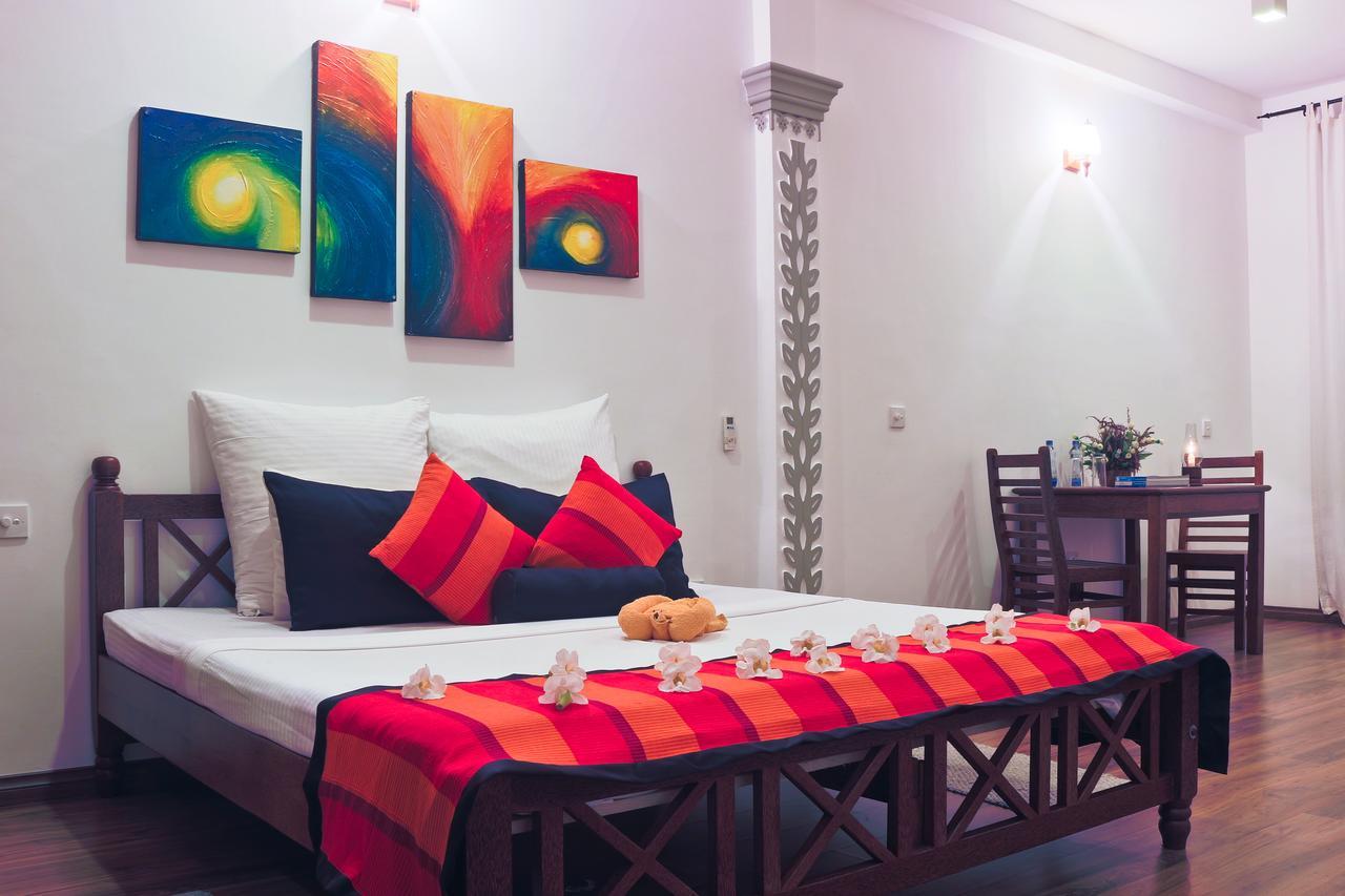 Thumbelina Apartments & Hotel Aluthgama Exterior foto